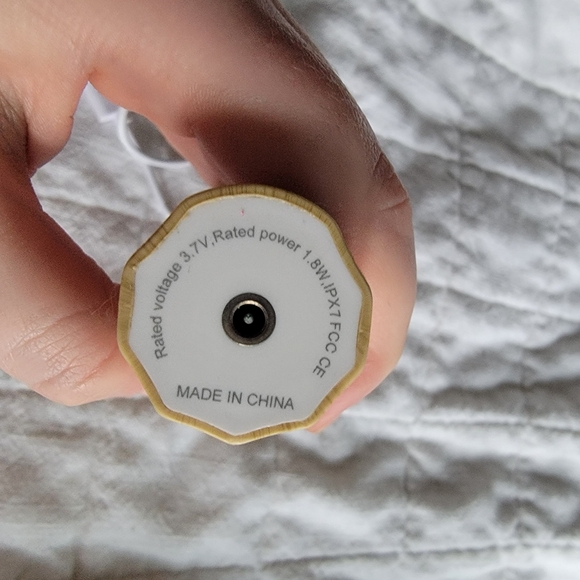 Sustainable Tomorrow Electric Toothbrush - Picture 2 of 4